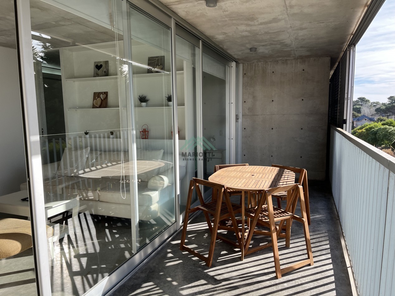 EN VENTA - VALERIA DEL MAR - PINAMAR - DEPTO 3 AMBIENTES CON PILETA Y AMPLIA COCHERA