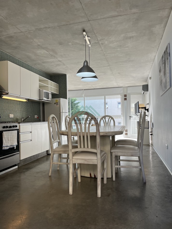 EN VENTA - VALERIA DEL MAR - PINAMAR - DEPTO 3 AMBIENTES CON PILETA Y AMPLIA COCHERA