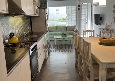 2027 - VALERIA DEL MAR - PINAMAR - EN ALQUILER TEMPORAL - DEPTO 3 AMBIENTES CON PILETA PARA 5