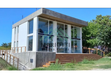 EN ALQUILER - ESPECTACULAR LOCAL DE  465M2 OSTENDE - PINAMAR