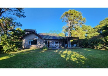 EN VENTA - PINAMAR - B5 - CASA 4 DORMITORIOS  